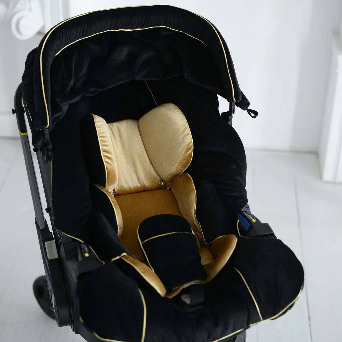 Black & Gold Personalized Doona Car Seat Accessories Set - Image 4