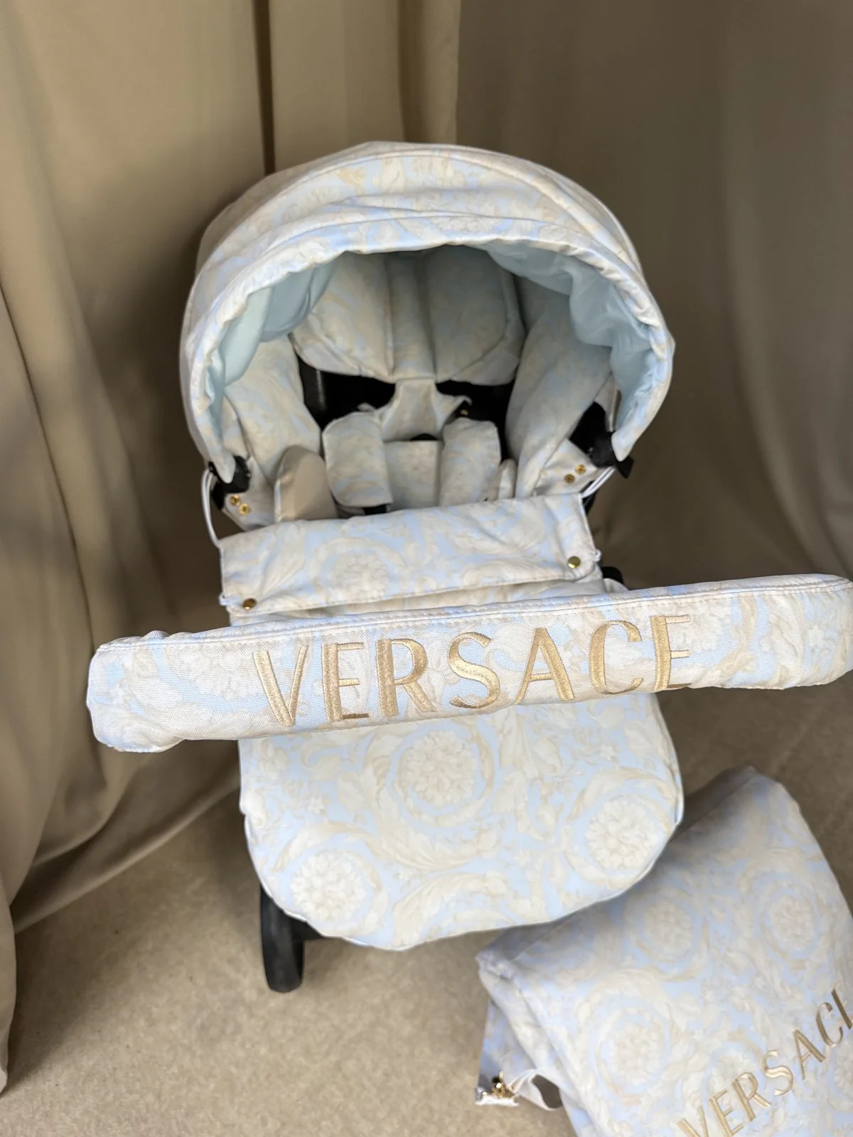 Luxury Baroque Baby Car Seat Cover Set – Elegant Pattern Design - Image 3