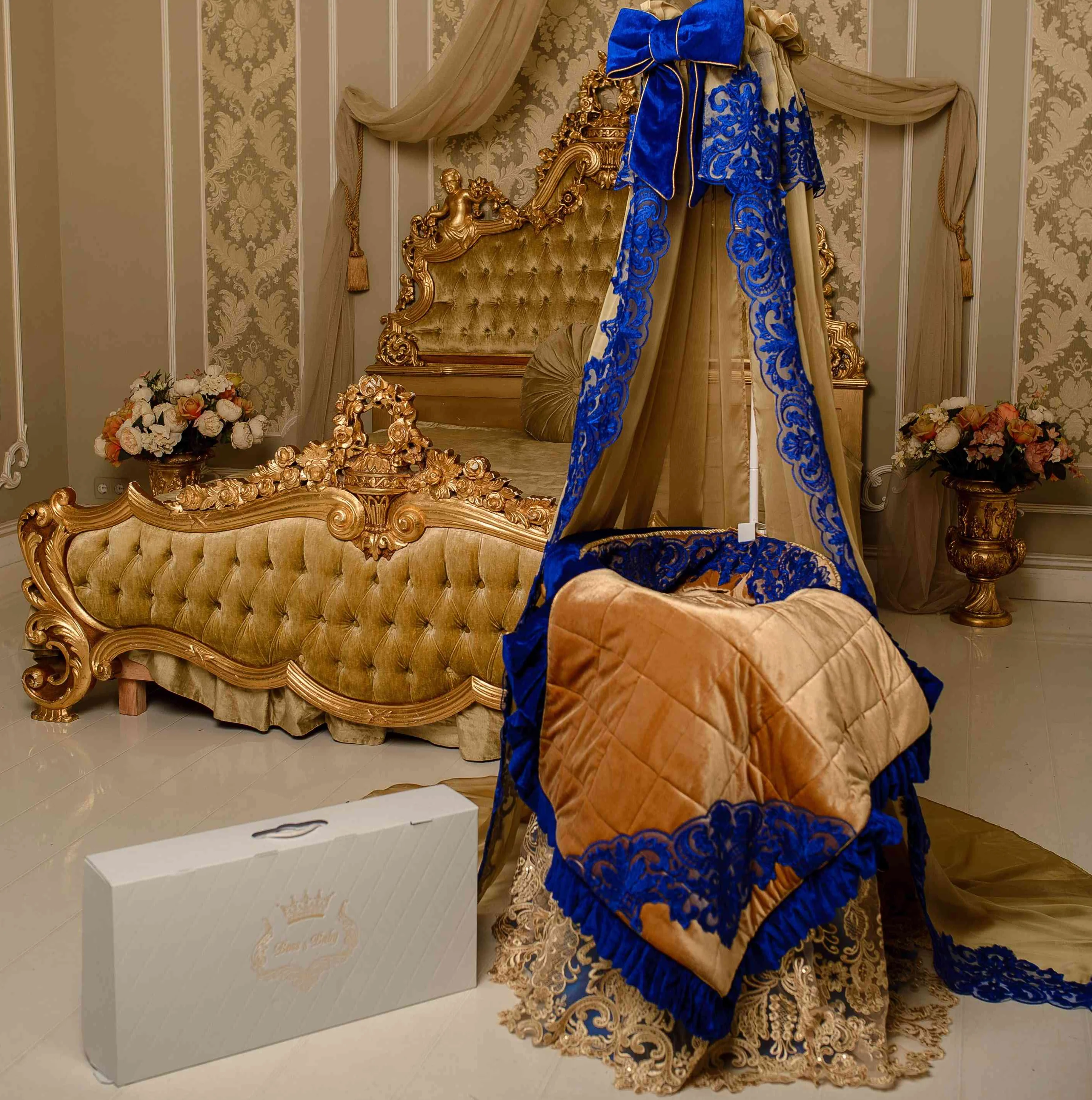 Luxury Royal Blue and Gold Velvet Round Baby Bassinet with Lace Canopy - Image 3